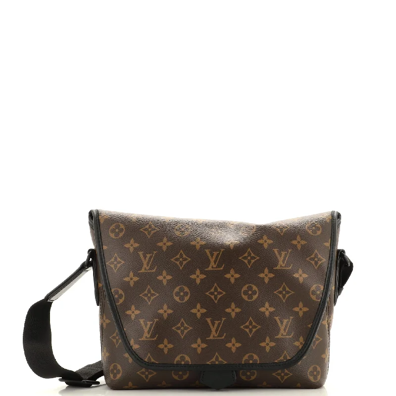 Magnetic Messenger Bag Macassar Monogram Canvas