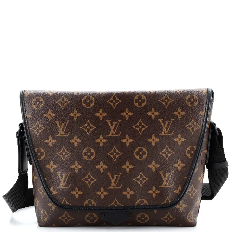 Magnetic Messenger Bag Macassar Monogram Canvas