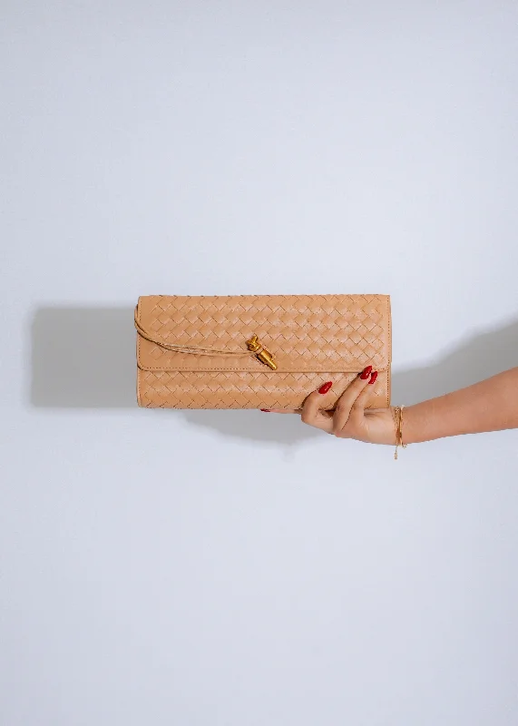 The Woven Grace Clutch Nude